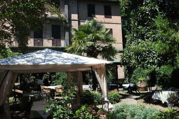 Hotel Moderno Siena Luaran gambar